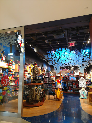 Toy Store «Disney Store», reviews and photos, 12401 Wayzata Blvd, Minnetonka, MN 55305, USA