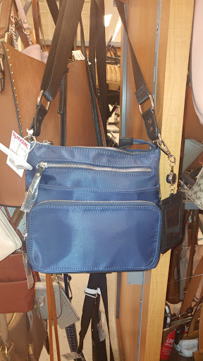 Department Store «T.J. Maxx», reviews and photos, 1751 Ritchie Station Ct, Capitol Heights, MD 20743, USA