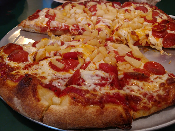 #7 best pizza place in Salinas - Ryli's & Papa's Pizzeria