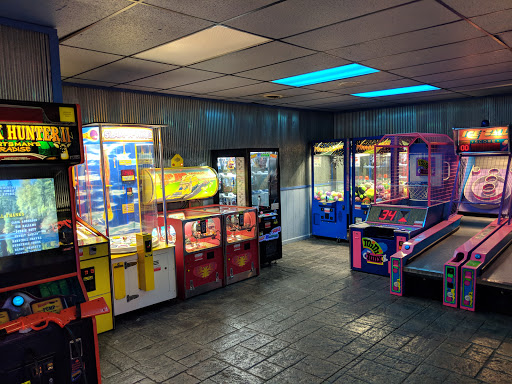 Bowling Alley «Lucky Strike Lanes», reviews and photos, 1904 S Anderson St, Elwood, IN 46036, USA