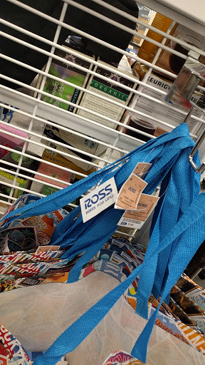 Clothing Store «Ross Dress for Less», reviews and photos, 1419 N Davis Rd, Salinas, CA 93907, USA