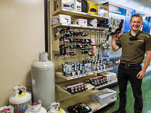 Truck Rental Agency «U-Haul Moving & Storage of Chatsworth», reviews and photos, 21326 Devonshire St, Chatsworth, CA 91311, USA