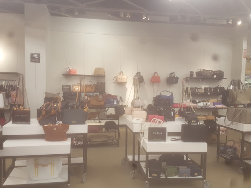 Department Store «Saks OFF 5TH», reviews and photos, 4700 Baldwin Rd, Auburn Hills, MI 48326, USA