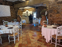 Atmosphère du Restaurant français L'Auberge des Tuileries à Forcalqueiret - n°18