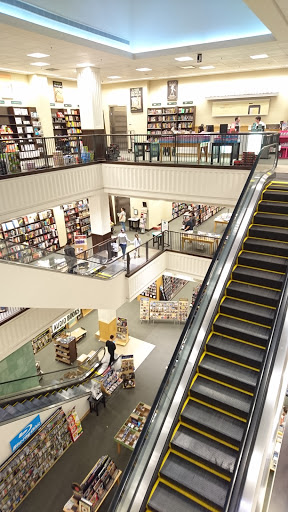 Book Store «Barnes & Noble», reviews and photos, 210 Americana Way, Glendale, CA 91210, USA