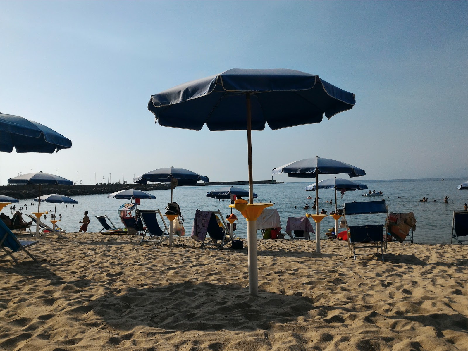 Fotografie cu Lido Proserpina beach cu nivelul de curățenie înalt