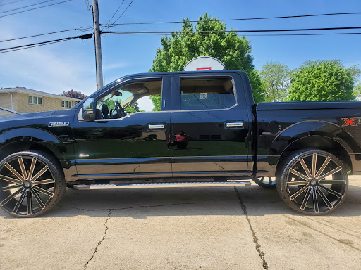 Car Wash «E Z Clean Hand Car Wash Inc», reviews and photos, 5606 95th St, Oak Lawn, IL 60453, USA