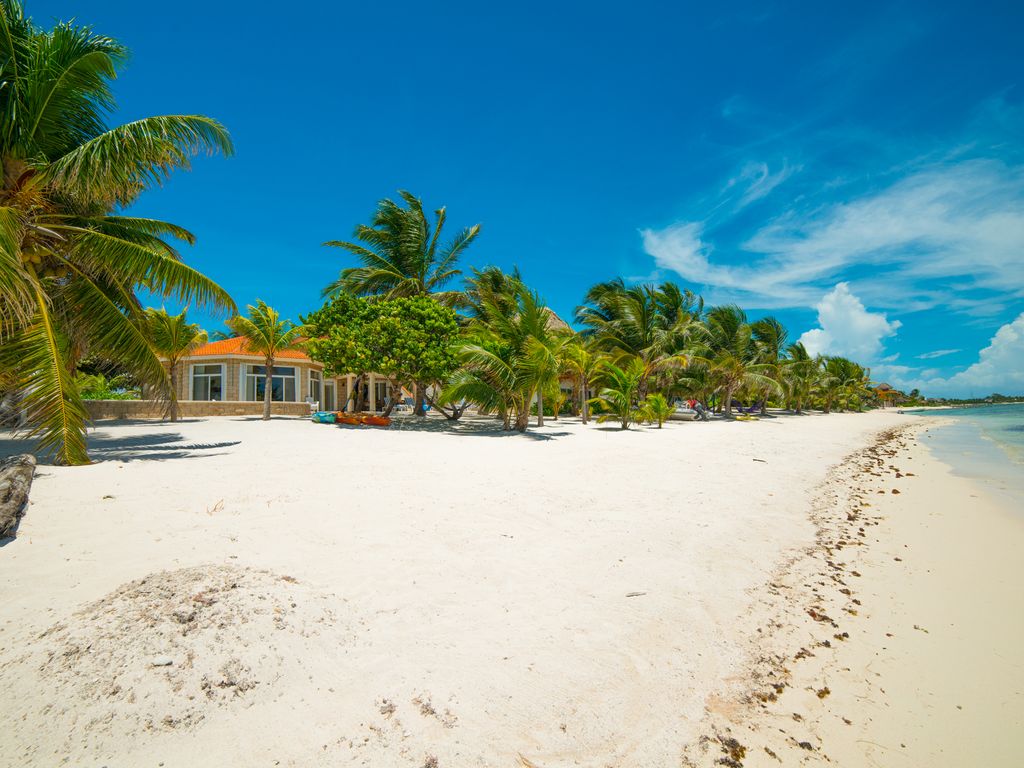 Fotografija Casa Cenote beach z svetel fin pesek površino