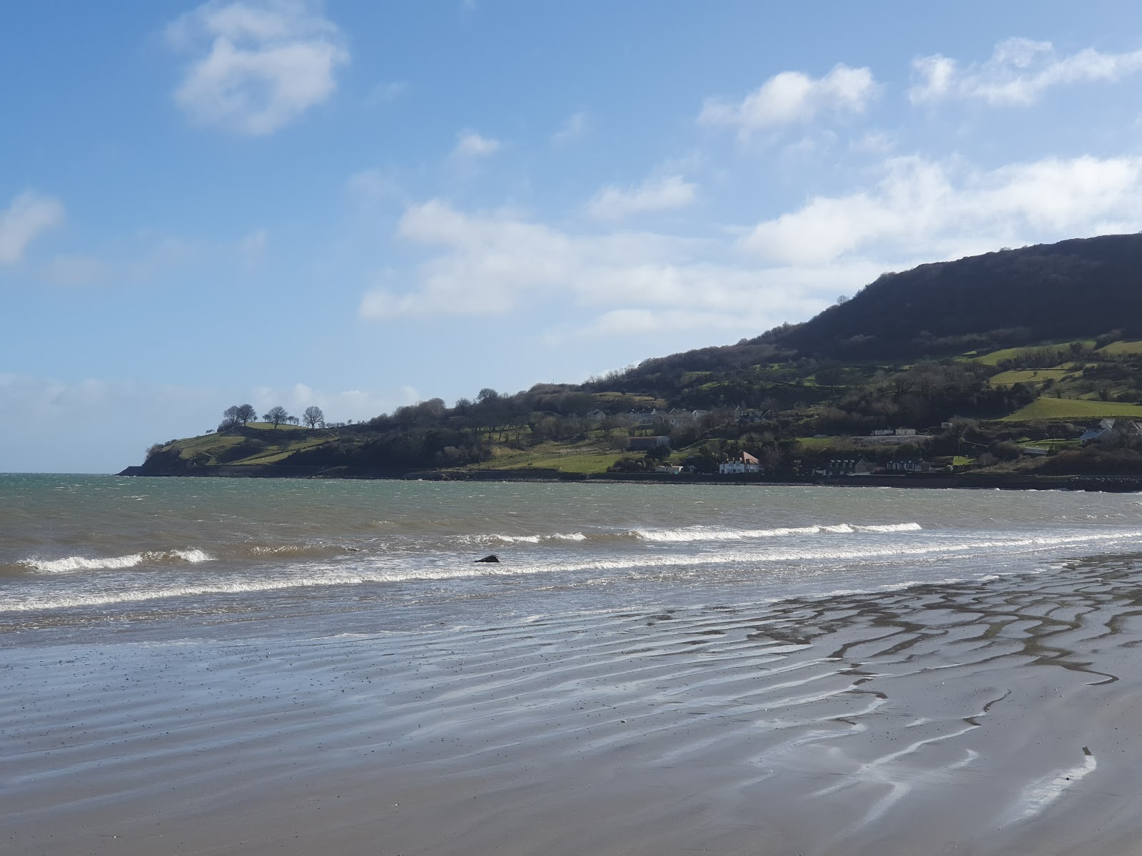 Foto di Carnlough Beach con molto pulito livello di pulizia