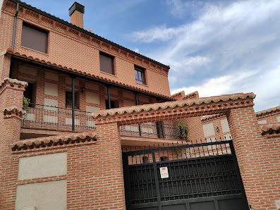 Casa Rural “San Isidro”. C. Mesones, 18, 28170 Valdepiélagos, Madrid, España