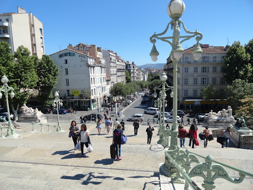 Fourgons bon marché à louer Marseille