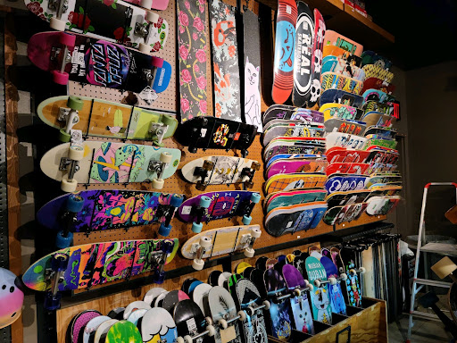 Clothing Store «Zumiez», reviews and photos, 2655 Richmond Ave #2320, Staten Island, NY 10314, USA