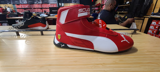 Shoe Store «PUMA», reviews and photos, 1650 Premium Outlet Blvd #333, Aurora, IL 60502, USA