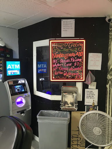 Tattoo Shop «Island Tattoo & Piercings», reviews and photos, 6600 Manatee Ave W, Bradenton, FL 34209, USA