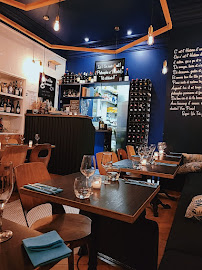 Atmosphère du Restaurant français La Taverne de Montmartre à Paris - n°4