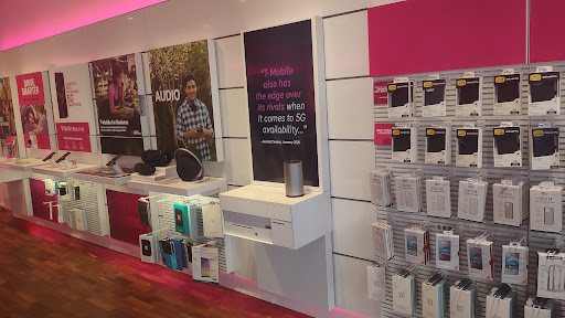 Cell Phone Store «T-Mobile», reviews and photos, 865 Thornton Rd, Lithia Springs, GA 30122, USA