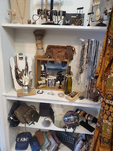 Karisma, 232 S Washington St, Naperville, IL 60540, USA, 