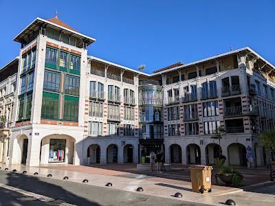 FONCIA | Agence Immobilière | Location-Location-Saison-Syndic-Gestion-Locative | Arcachon | Pl Roger Expert à Arcachon