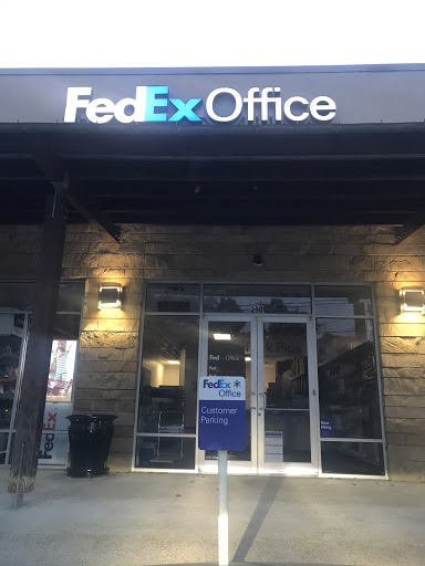 Print Shop «FedEx Office Print & Ship Center», reviews and photos, 6317 Bee Cave Rd #240, Austin, TX 78746, USA