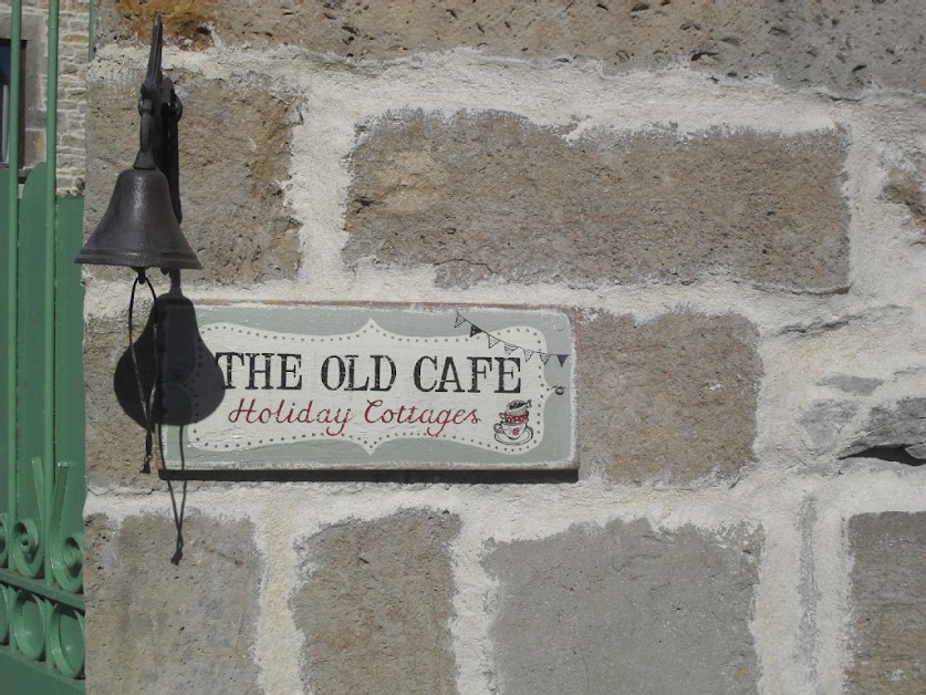 The Old Cafe à Gigny (Yonne 89)