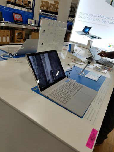 Electronics Store «Best Buy», reviews and photos, 315 N Weber Rd, Bolingbrook, IL 60490, USA