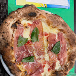 Photo n°3 de l'avis de Nazario.e fait le 17/07/2022 à 12:02 sur le  Elementi di Mimmo Papa à Caserta