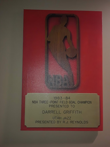 Restaurant «Griffs», reviews and photos, 323 W Cardinal Blvd, Louisville, KY 40208, USA