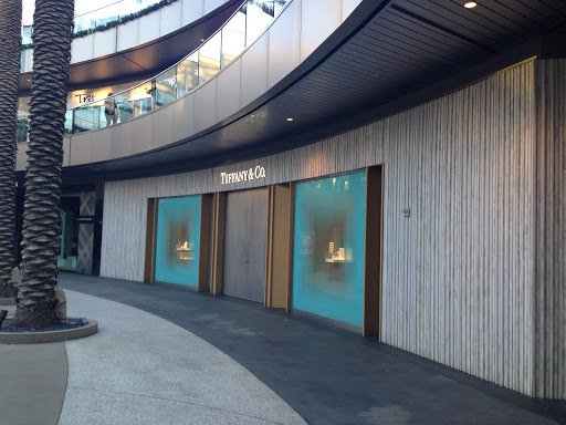 Jewelry Store «Tiffany & Co.», reviews and photos, 395 Santa Monica Blvd, Santa Monica, CA 90401, USA