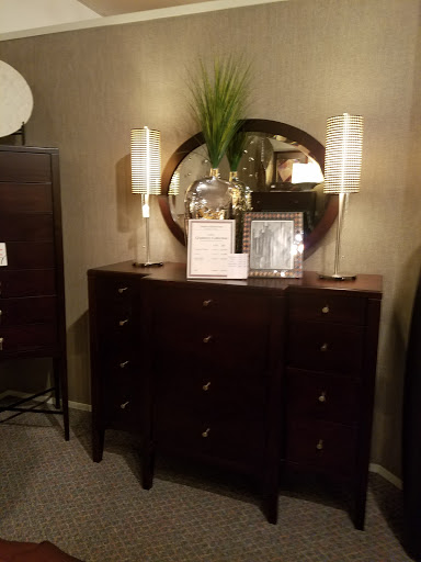 Bedroom Furniture Store «House of Bedrooms», reviews and photos, 1700 S Telegraph Rd, Bloomfield Hills, MI 48302, USA