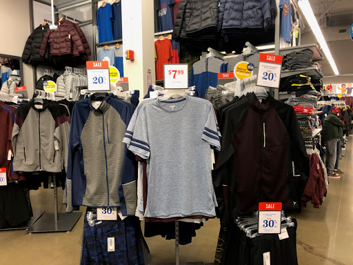 Clothing Store «Old Navy», reviews and photos, 19401 Alderwood Mall Pkwy, Lynnwood, WA 98036, USA