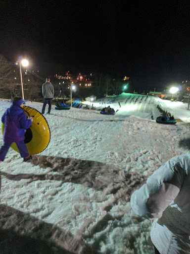 Resort «White Lightning Snowtubing at the Fernwood Winter Fun Center», reviews and photos, 124 Golf Dr #2, East Stroudsburg, PA 18302, USA