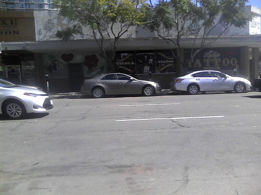 Explore around the knee tattoo ideas, creative tattoo ideas in San Diego, available at Luckys Tattoo Parlor