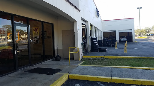 Tire Shop «Tires Plus», reviews and photos, 1620 N McMullen Booth Rd, Clearwater, FL 33759, USA