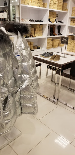 Fashion Accessories Store «Michael Kors», reviews and photos, 1 Outlet Blvd #400, Wrentham, MA 02093, USA