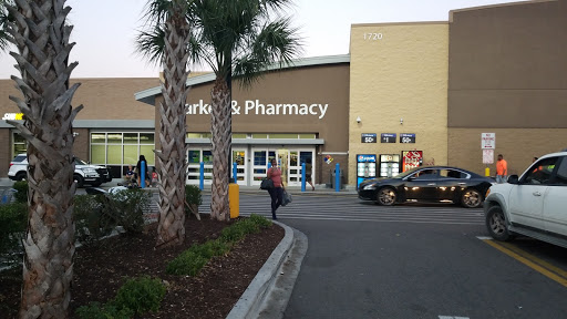 Discount Store «Walmart», reviews and photos, 1720 E Hillsborough Ave, Tampa, FL 33610, USA