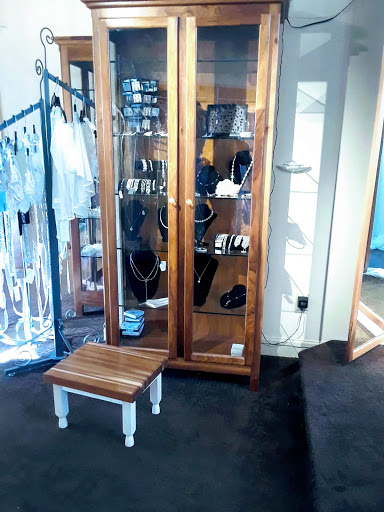 Bridal Shop «Cocoa Couture», reviews and photos, 575 E Chocolate Ave, Hershey, PA 17033, USA