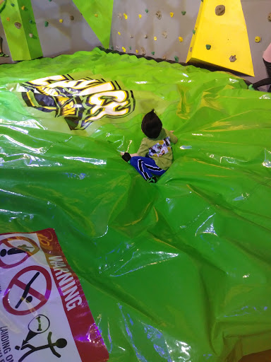Amusement Center «Launch Trampoline Park», reviews and photos, 105 Pace Blvd, Warwick, RI 02888, USA