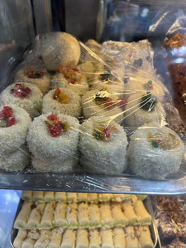 Riaz Sweets and Cafeteria (بوفية عهود العوفي) 
