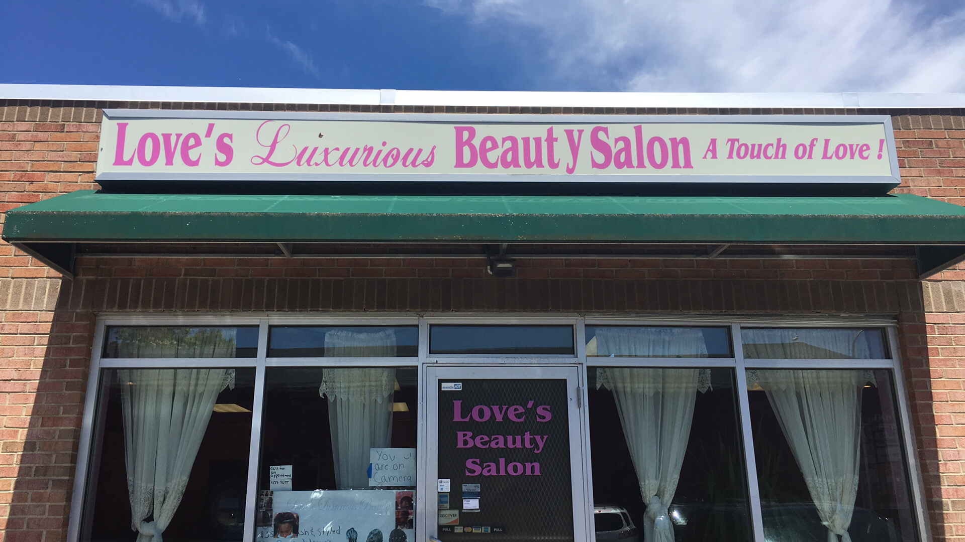 Love's Luxurious Beauty Salon