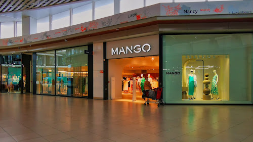 Magasin de vêtements Mango Mont-Saint-Martin