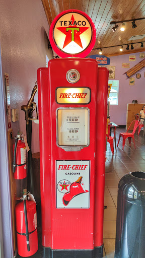 Ice Cream Shop «Neighbors Ice Cream Parlor», reviews and photos, 5980 Spruce Creek Rd, Port Orange, FL 32127, USA