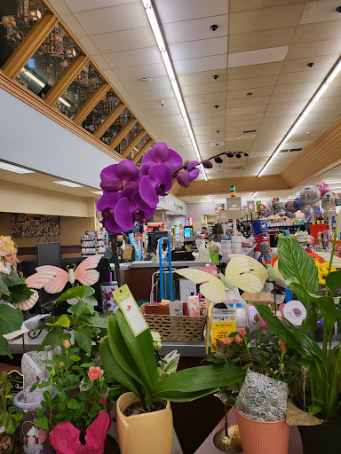 Grocery Store «Albertsons», reviews and photos, 19500 WA-99 Suite 110, Lynnwood, WA 98036, USA