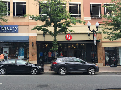 lululemon, 2847 Clarendon Blvd #150, Arlington, VA 22201, USA, 