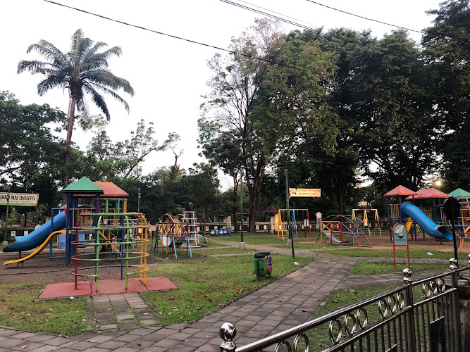 Taman Bermain Anak Monumen Banjarsari
