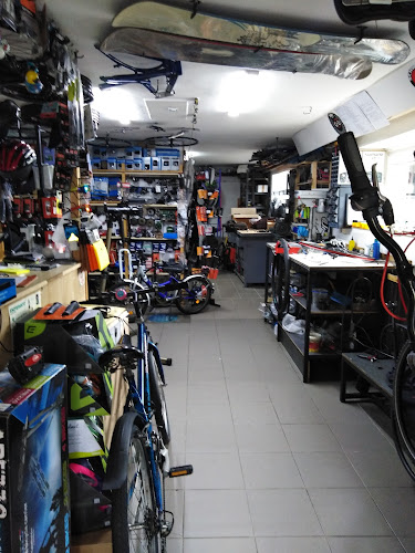 Opinii despre Brin-Garázs Kerékpárszerviz és Kölcsönző în Szigliget - Kerékpárbolt