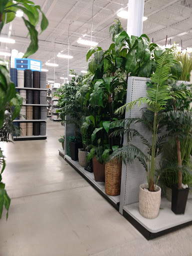 Home Goods Store «At Home», reviews and photos, 5901 Mercury Dr, Dearborn, MI 48126, USA