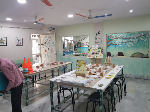 The Art Hub- Painting school in delhi