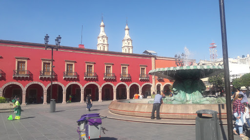 Estacionamiento Fundadores