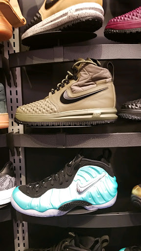 Shoe Store «Foot Locker», reviews and photos, 1100 N Wesleyan Blvd, Rocky Mount, NC 27804, USA