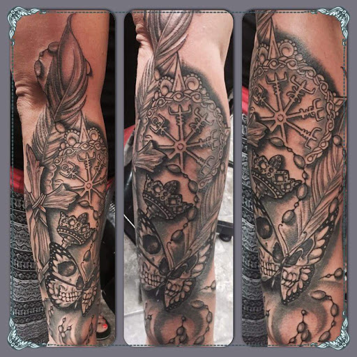 Tattoo Shop «Dark Heart Tattoo», reviews and photos, 448 W Terra Cotta Ave Unit A, Crystal Lake, IL 60014, USA